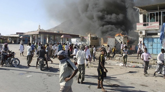 Two car bombs explode near Yemeni city of Mukalla